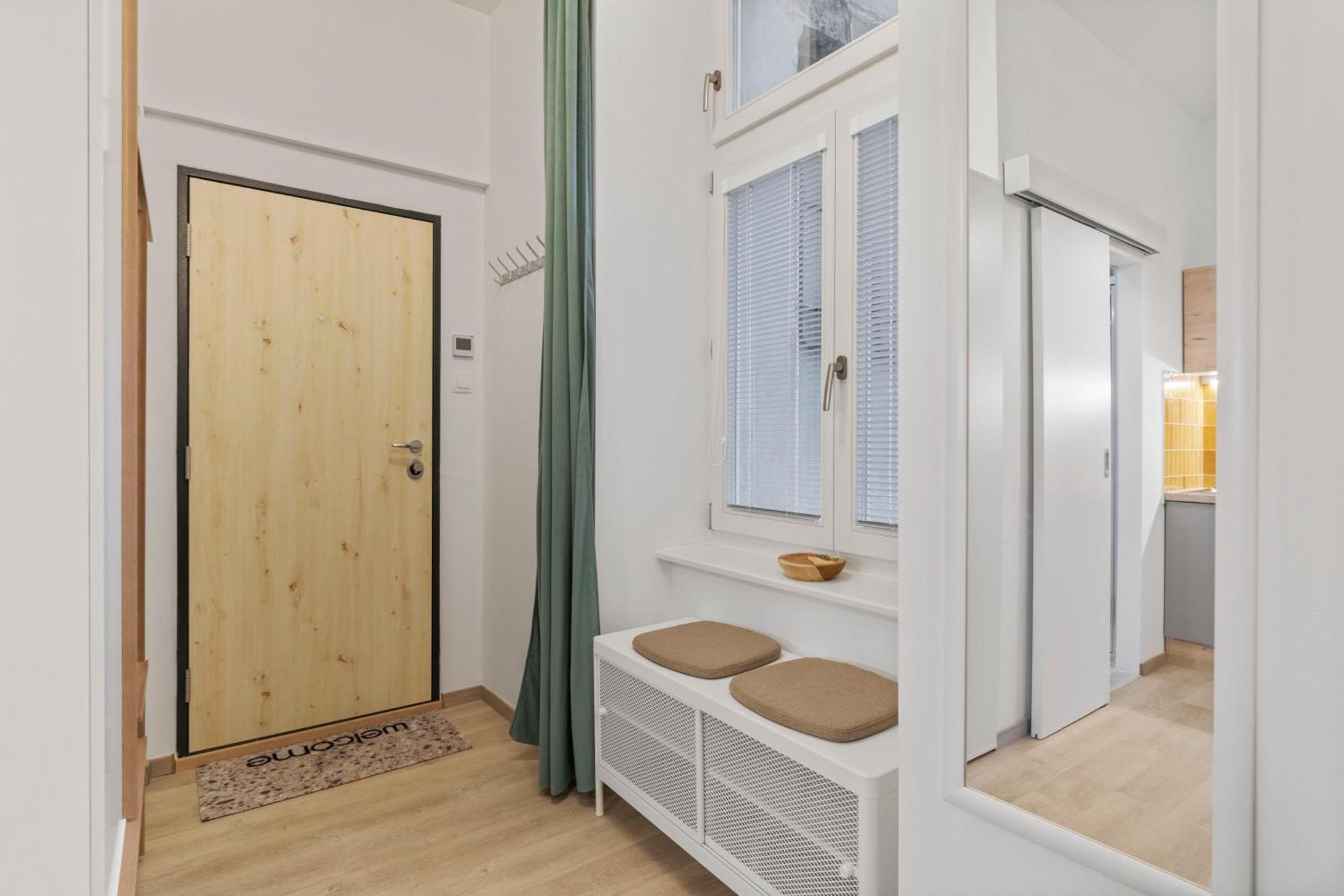 Garden Haven Studio In Old Town Bratislava Exterior foto